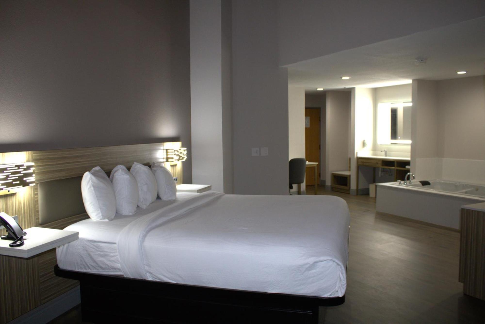 เบย์มอนต์ บาย วินด์แฮม ซานมาร์คอส Hotel ภายนอก รูปภาพ